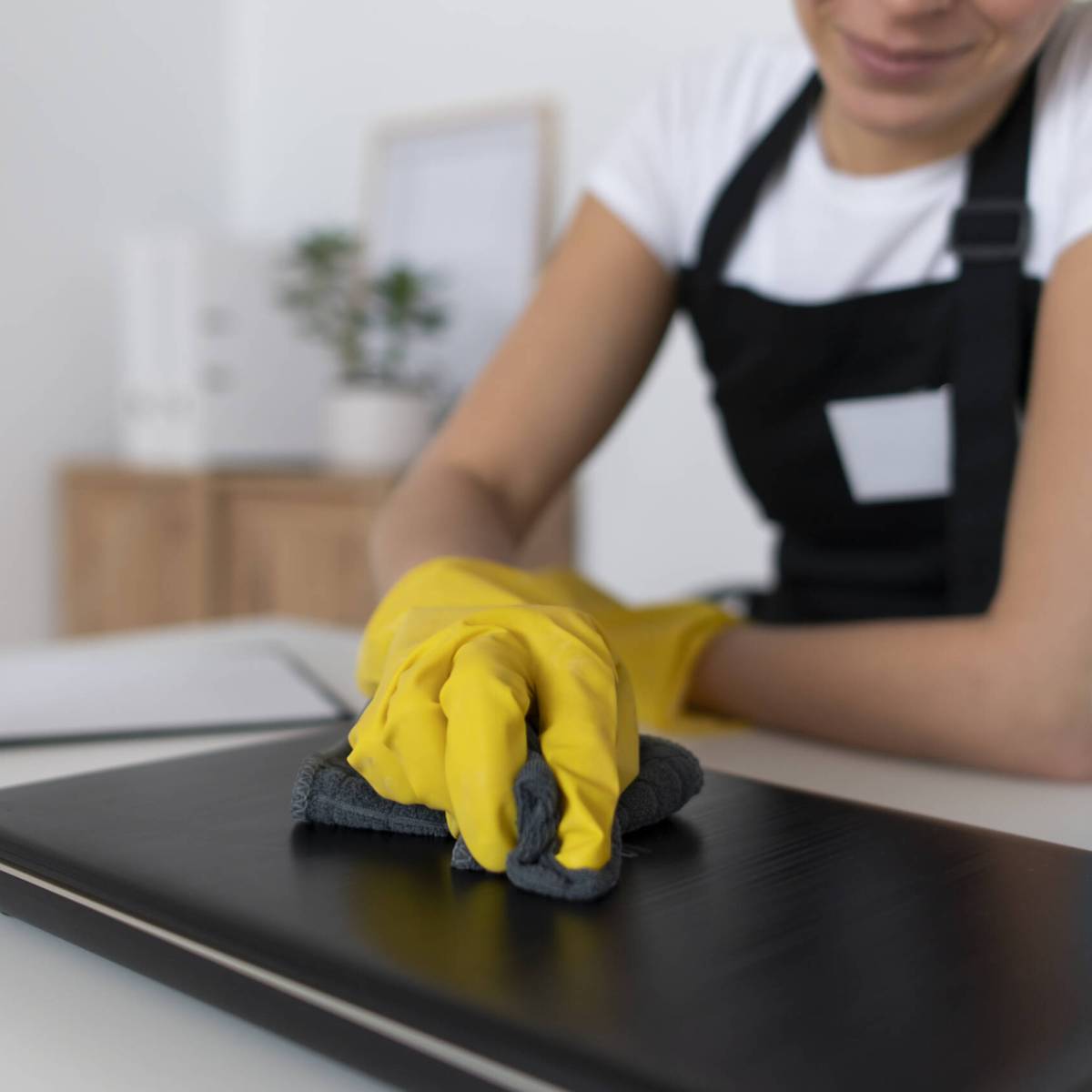 person-taking-care-office-cleaning (2)